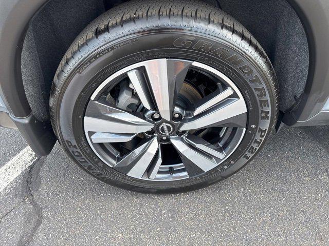 Photo of 2025 Boulder Gray Pearl Nissan Rogue
