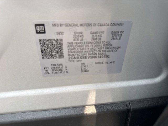 Photo of 2022 Silver Ice Metallic Chevrolet Equinox