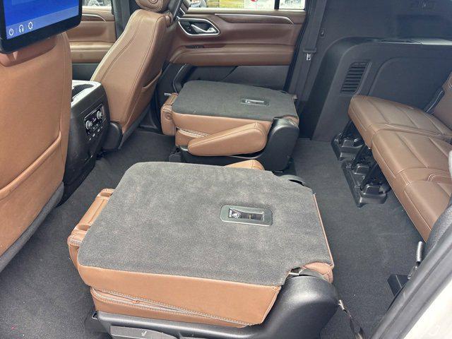 Photo of 2023 Iridescent Pearl Tricoat Chevrolet Suburban
