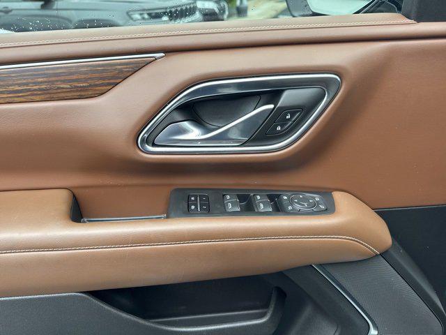 Photo of 2023 Iridescent Pearl Tricoat Chevrolet Suburban