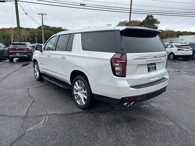 Photo of 2023 Iridescent Pearl Tricoat Chevrolet Suburban