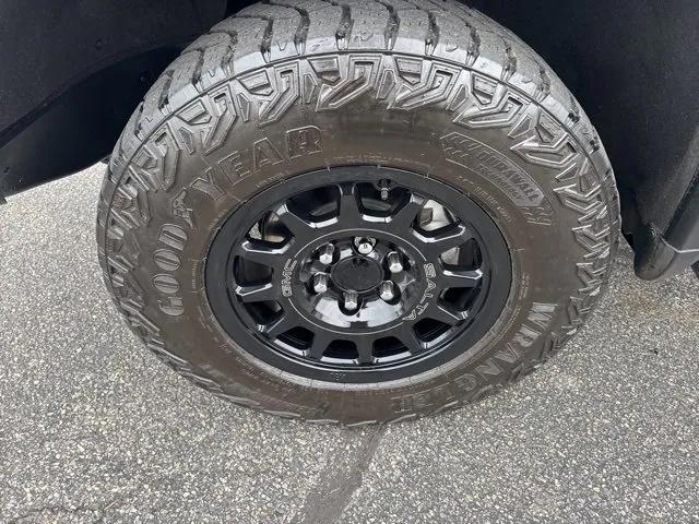 Photo of 2023 Onyx Black GMC Sierra 1500
