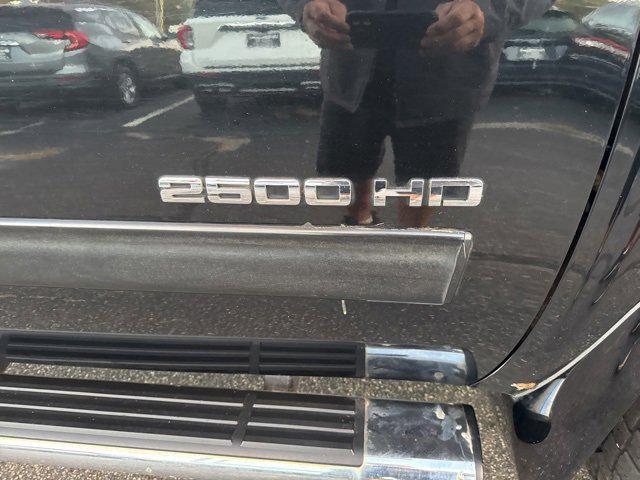 Photo of 2013 Black Chevrolet Silverado 2500