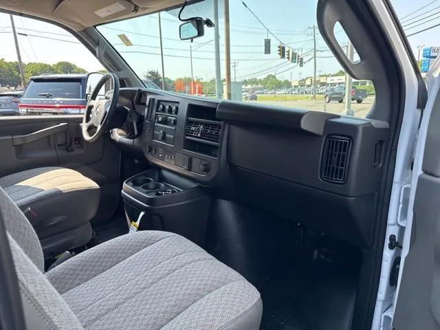 Photo of 2025 Summit White Chevrolet Express 2500