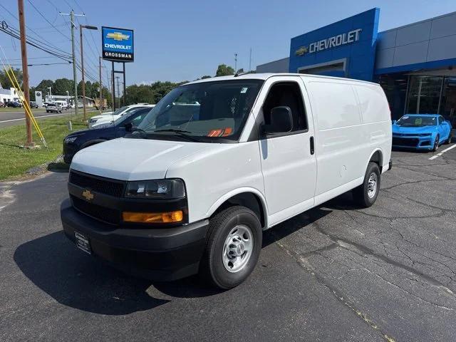 Photo of 2025 Summit White Chevrolet Express 2500
