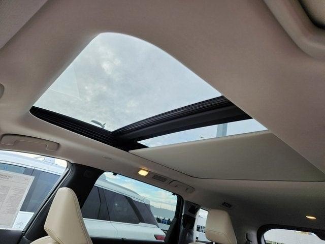 Photo of 2025 Majestic White INFINITI QX60