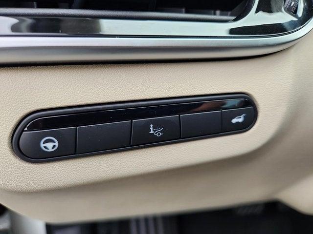 Photo of 2025 Majestic White INFINITI QX60