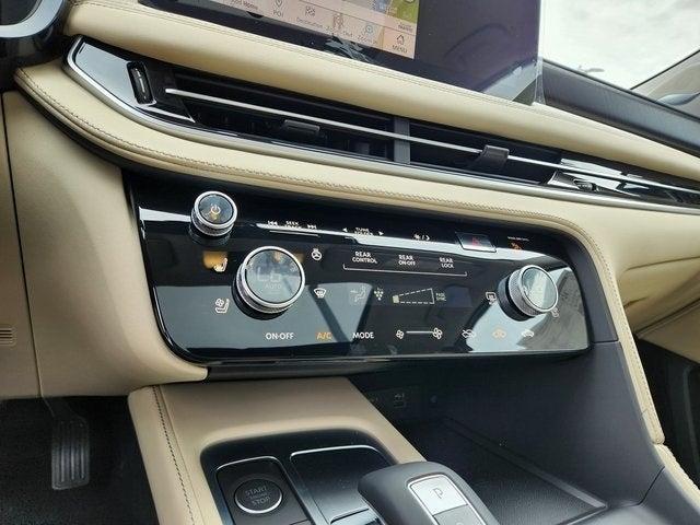 Photo of 2025 Majestic White INFINITI QX60