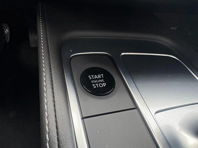 Photo of 2026 Radiant White INFINITI QX60
