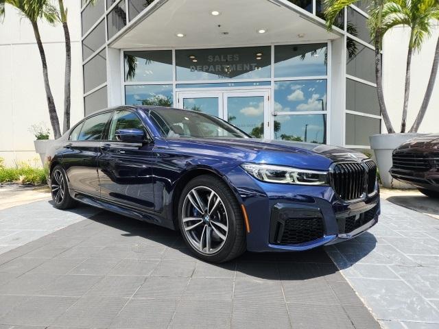 2022 BMW 750