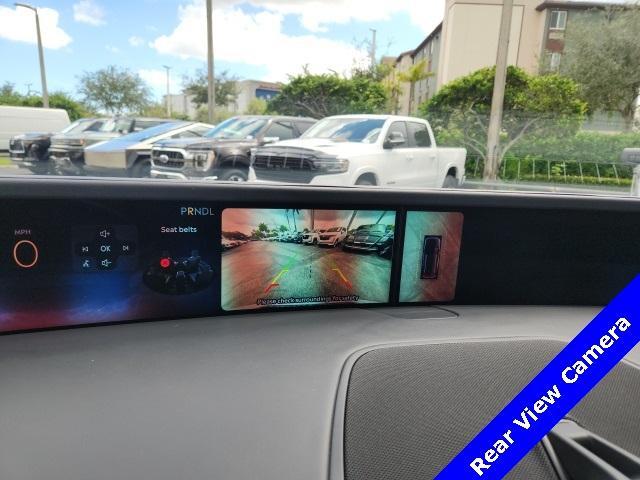 Photo of 2024 Silver Radiance Metallic Lincoln Nautilus