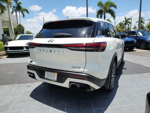 Photo of 2022 Glacier White INFINITI QX60