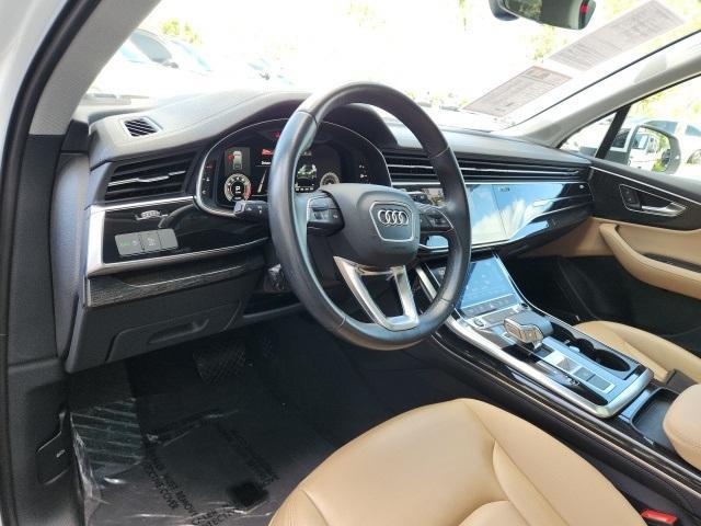 Photo of 2023 Glacier White Metallic Audi Q7