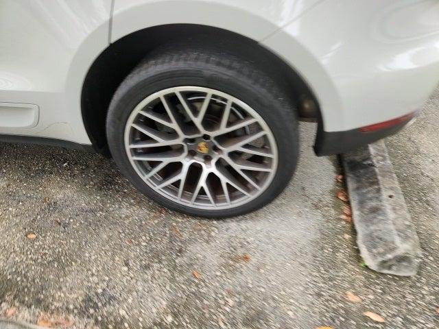 Photo of 2021 Silver Porsche Macan