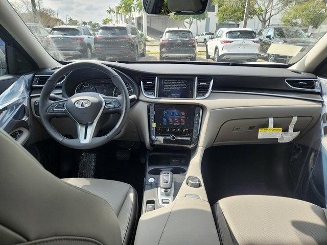 Photo of 2025 Radiant White INFINITI QX50