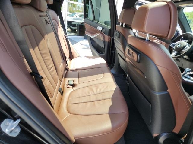 Photo of 2020 Black Sapphire Metallic BMW X5