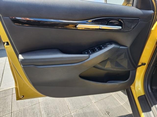 Photo of 2022 Starbright Yellow / Black Roof Kia Seltos
