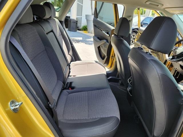 Photo of 2022 Starbright Yellow / Black Roof Kia Seltos