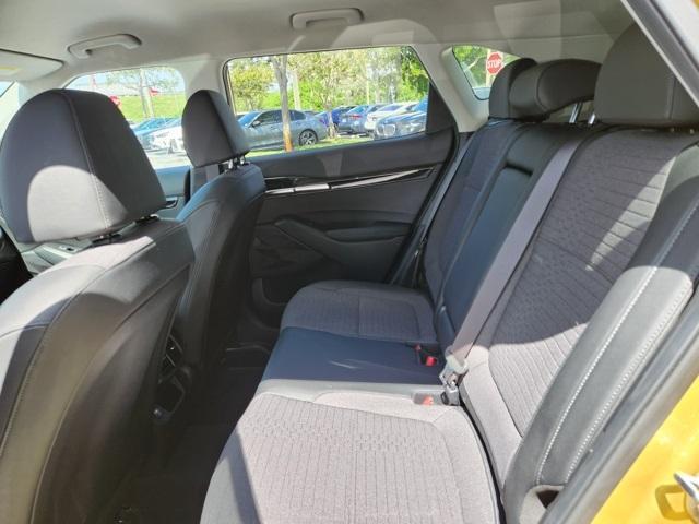 Photo of 2022 Starbright Yellow / Black Roof Kia Seltos