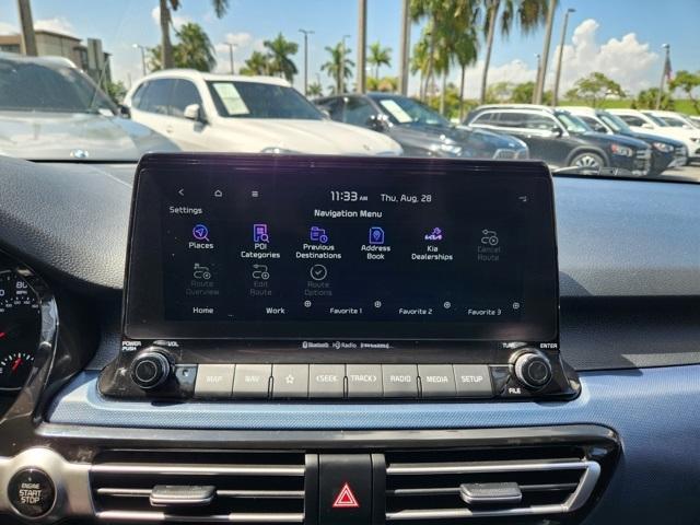 Photo of 2022 Starbright Yellow / Black Roof Kia Seltos