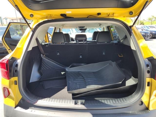 Photo of 2022 Starbright Yellow / Black Roof Kia Seltos