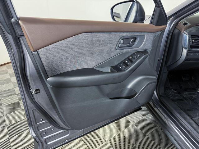 Photo of 2023 Gun Metallic Nissan Rogue
