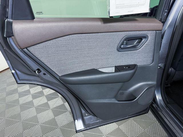 Photo of 2023 Gun Metallic Nissan Rogue