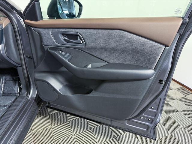 Photo of 2023 Gun Metallic Nissan Rogue