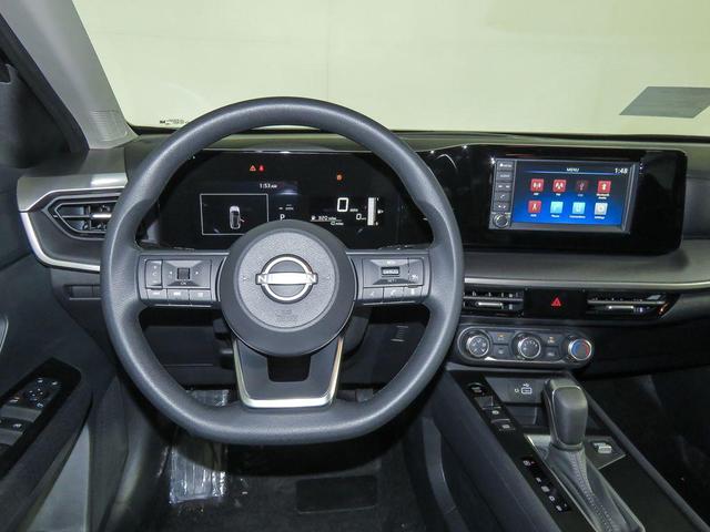 Photo of 2025 Super Black Nissan Kicks