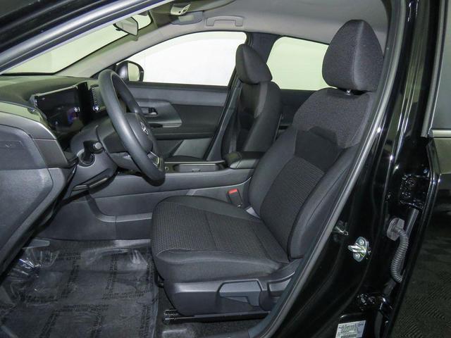 Photo of 2025 Super Black Nissan Kicks