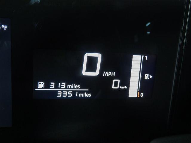 Photo of 2025 Super Black Nissan Kicks