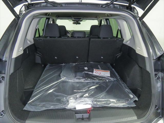 Photo of 2025 Gun Metallic Nissan Rogue