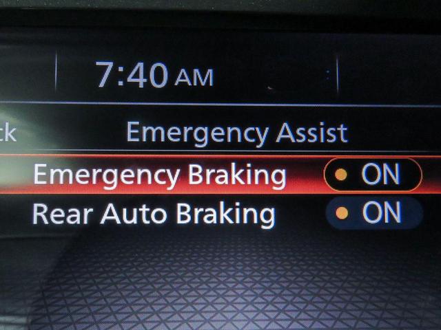 Photo of 2025 Glacier White Nissan Pathfinder