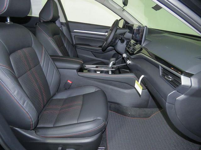 Photo of 2025 Scarlet Ember Nissan Altima