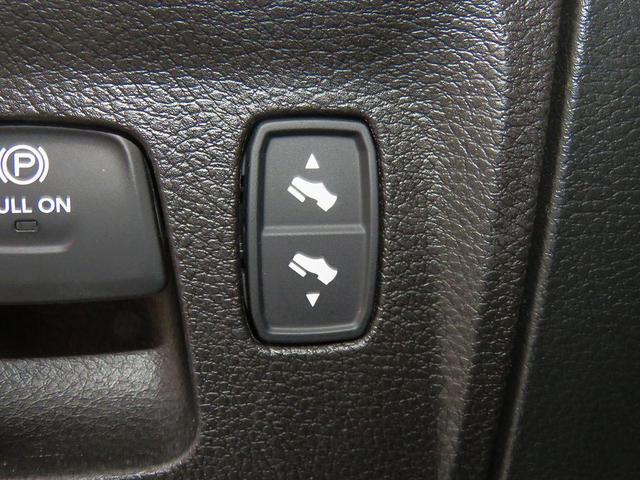 Photo of 2022 Bright White Clearcoat RAM 1500