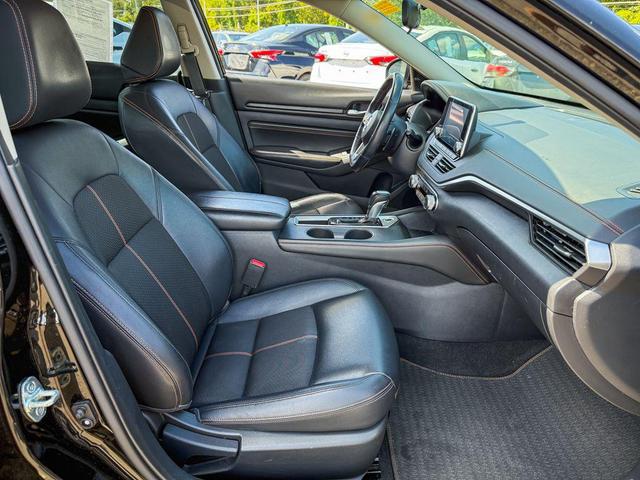 Photo of 2019 Super Black Nissan Altima