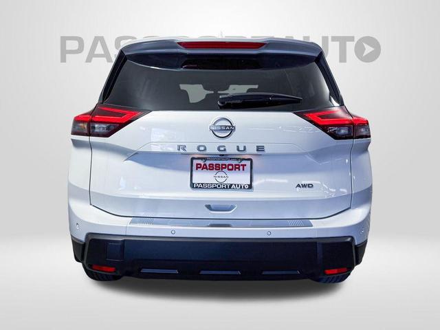 Photo of 2026 Everest White Pearl Nissan Rogue