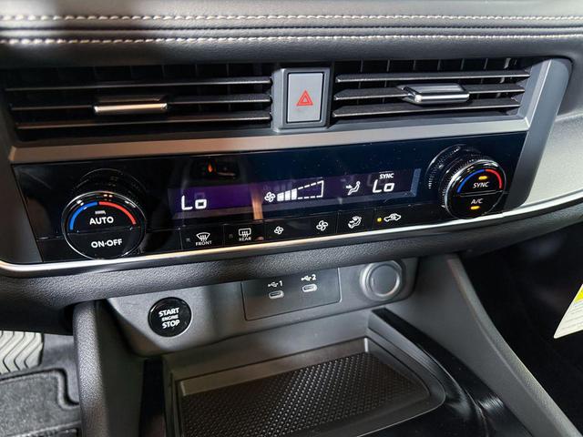 Photo of 2026 Everest White Pearl Nissan Rogue