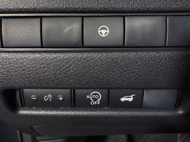 Photo of 2026 Everest White Pearl Nissan Rogue