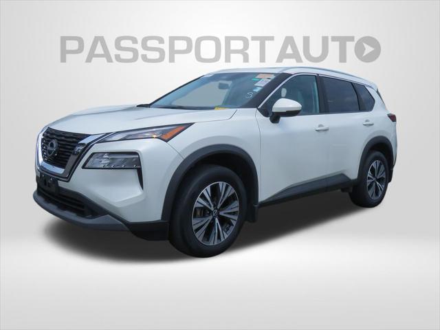 Photo of 2023 Pearl White Tricoat Nissan Rogue