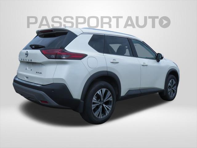 Photo of 2023 Pearl White Tricoat Nissan Rogue