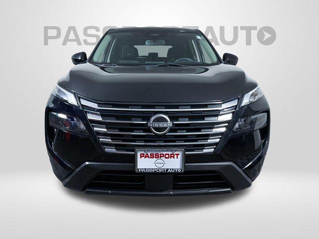 Photo of 2024 Super Black Nissan Rogue