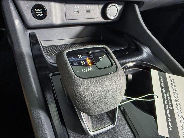 Photo of 2026 Everest White Pearl Tricoat Nissan Rogue