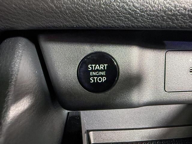 Photo of 2026 Everest White Pearl Tricoat Nissan Rogue