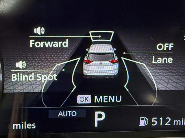 Photo of 2026 Everest White Pearl Tricoat Nissan Rogue