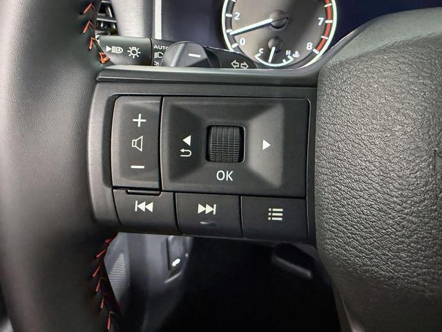 Photo of 2026 Everest White Pearl Tricoat Nissan Rogue