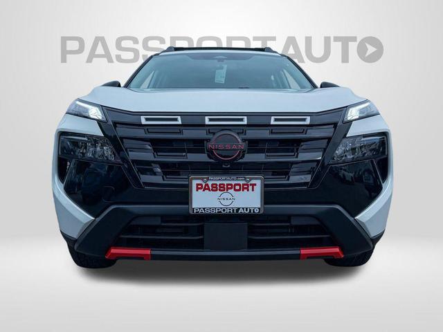 Photo of 2026 Everest White Pearl Tricoat Nissan Rogue