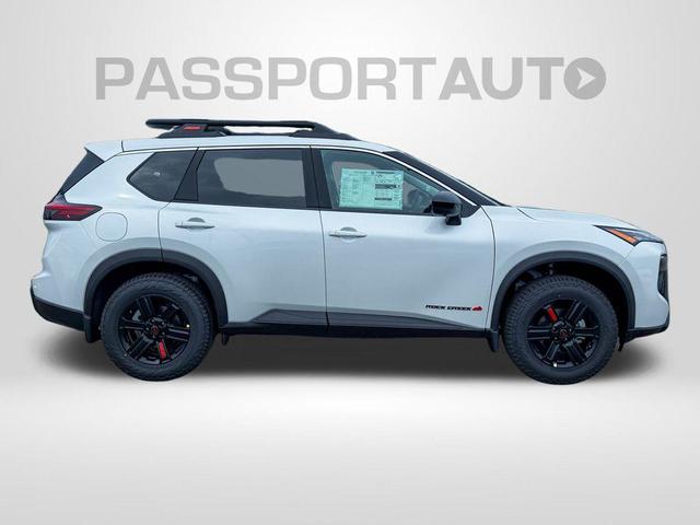 Photo of 2026 Everest White Pearl Tricoat Nissan Rogue