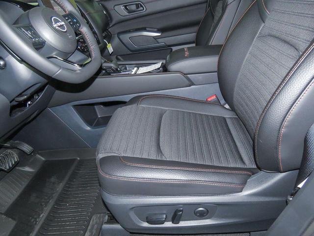 Photo of 2025 Super Black Nissan Pathfinder