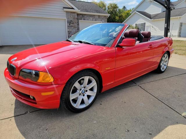 Photo of 2001 Red BMW 325